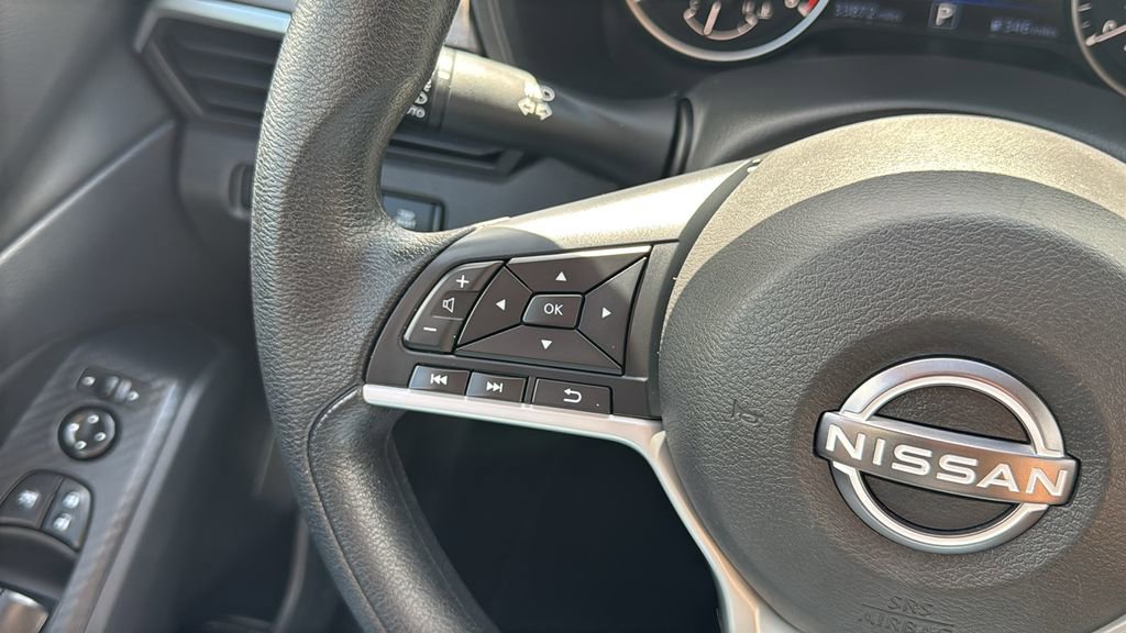 Used 2025 Nissan Altima 2.5 SV FWD image 25