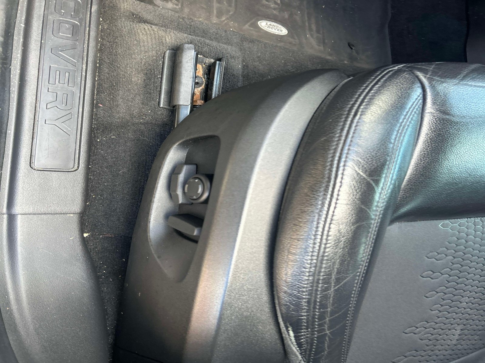 Used 2018 Land Rover Discovery Sport SE AWD/4WD image 20