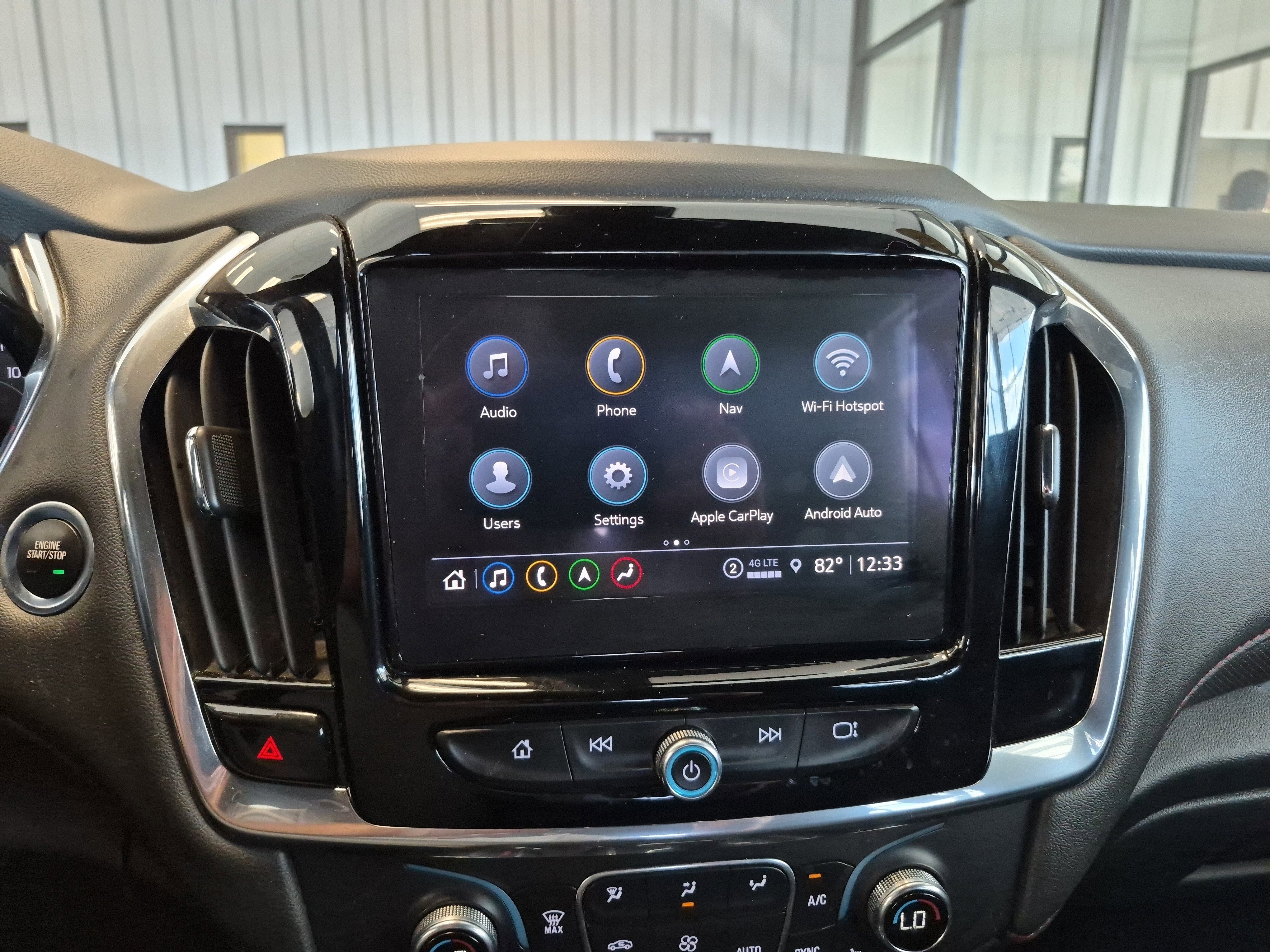 Used 2023 Chevrolet Traverse RS image 32