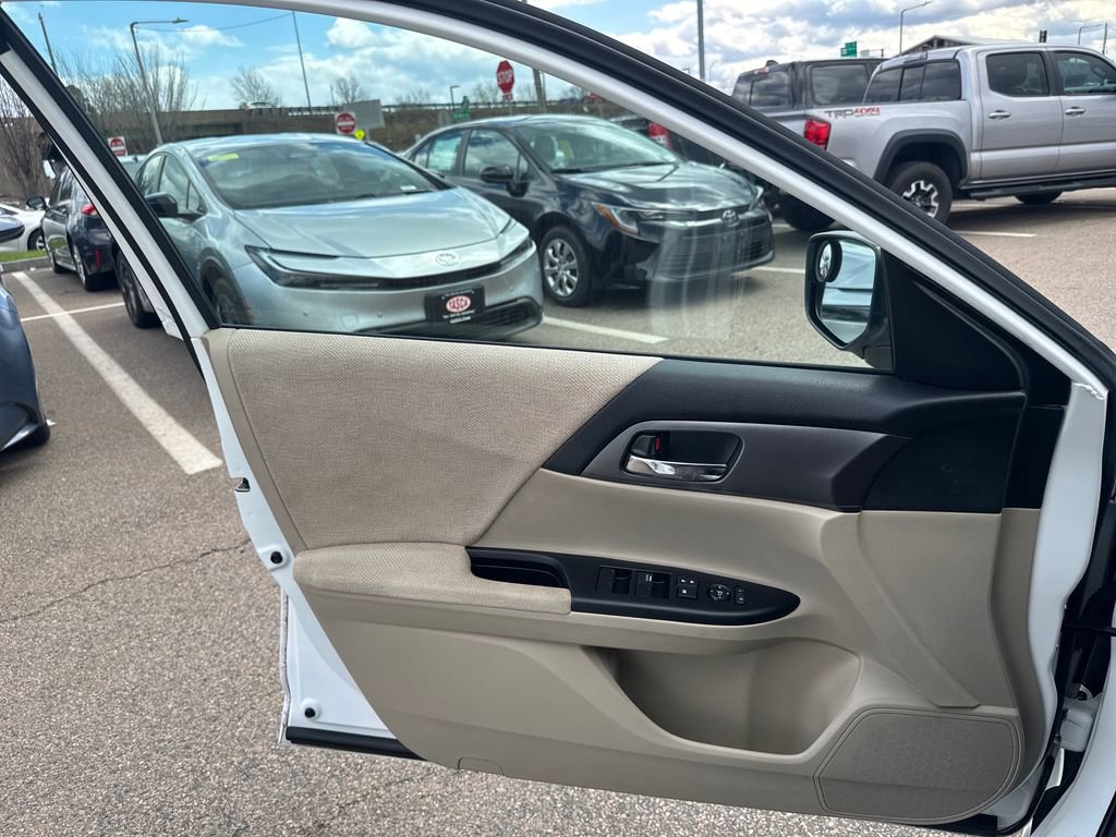 Used 2013 Honda Accord LX image 31