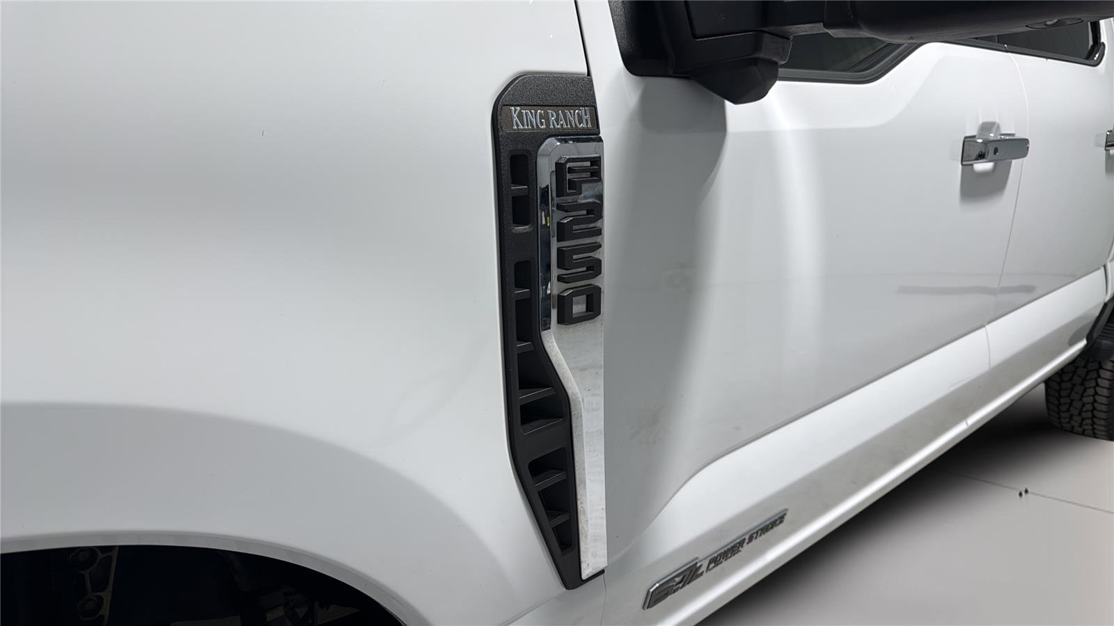 Certified 2023 Ford F250 King Ranch w/ Chrome Package AWD/4WD image 38