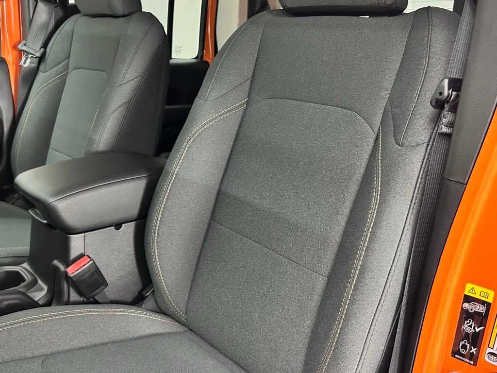 New 2025 Jeep Gladiator Sport image 15