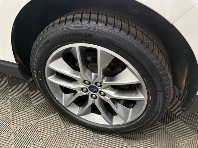 Used 2018 Ford Edge Titanium w/ Equipment Group 302A AWD/4WD image 48