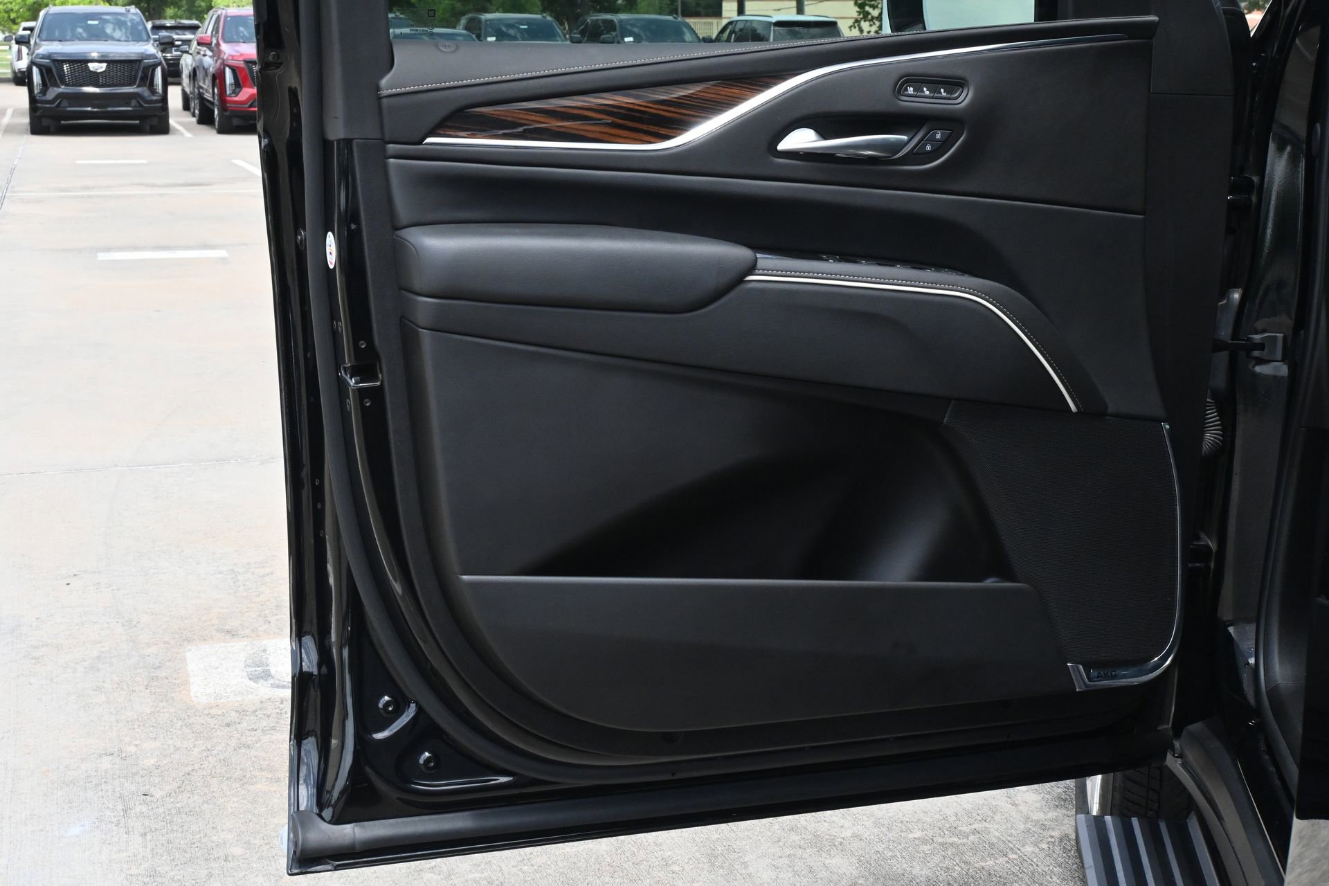 Certified 2024 Cadillac Escalade ESV Premium Luxury w/ Performance Package RWD image 19