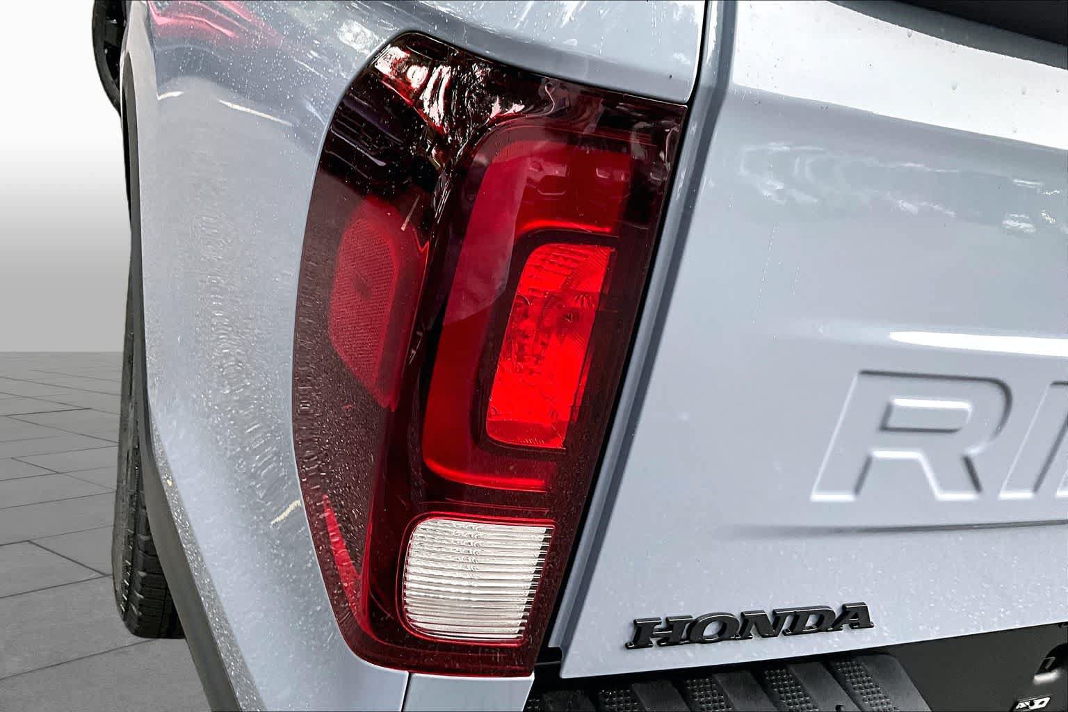 New 2026 Honda Ridgeline Black Edition image 12