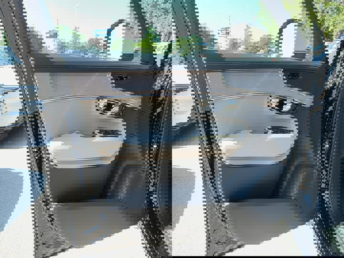 New 2026 Volvo XC90 B5 Core image 11