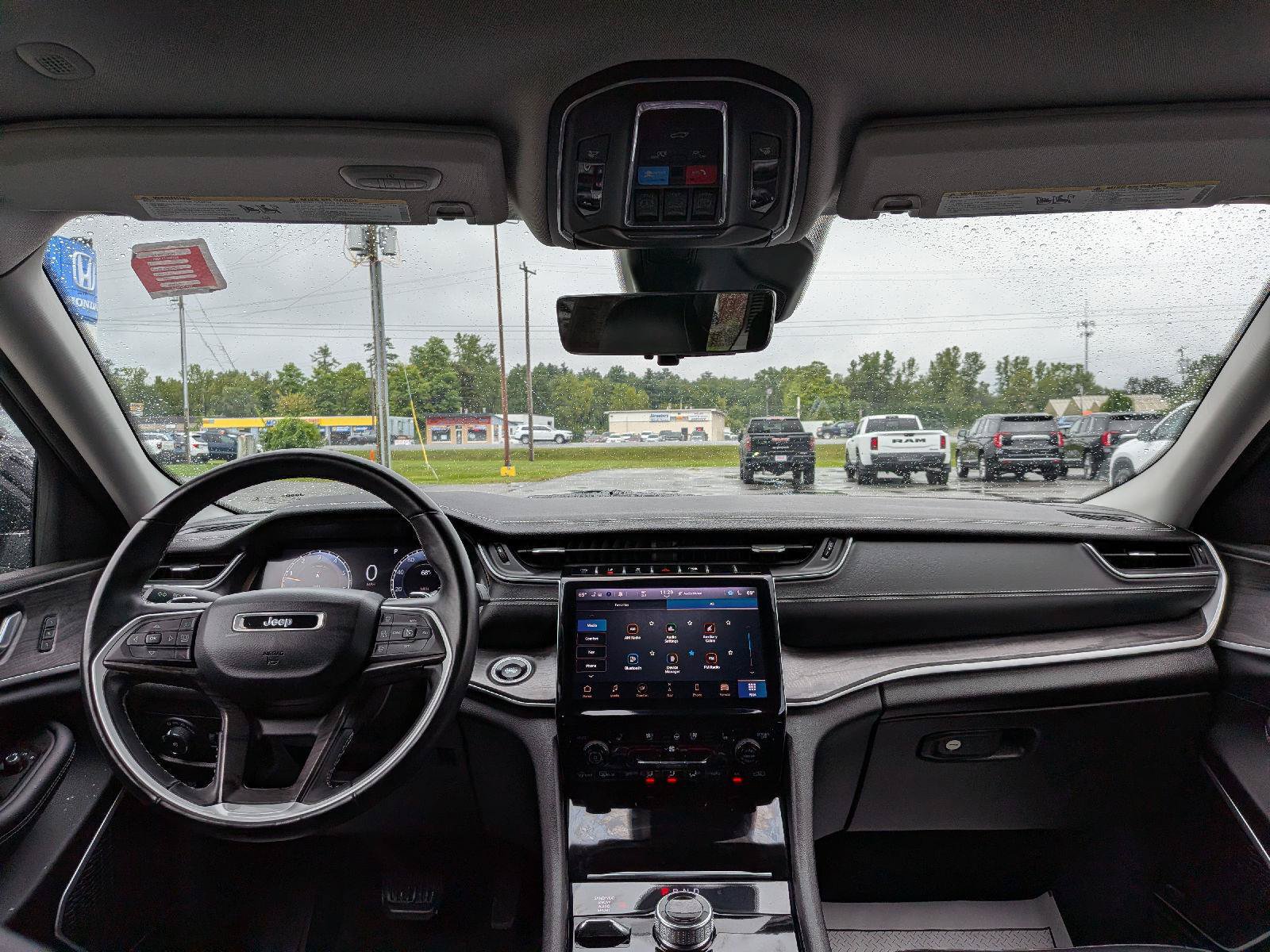Used 2021 Jeep Grand Cherokee L Limited w/ Luxury Tech Group II AWD/4WD image 25