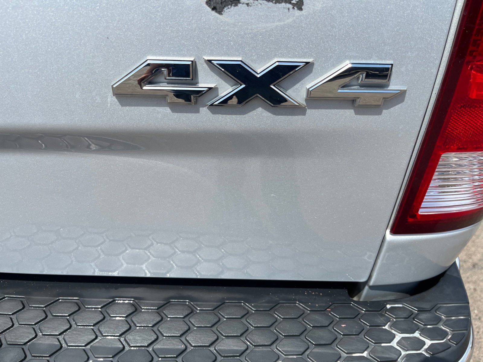 Used 2019 RAM 1500 Classic SLT image 30