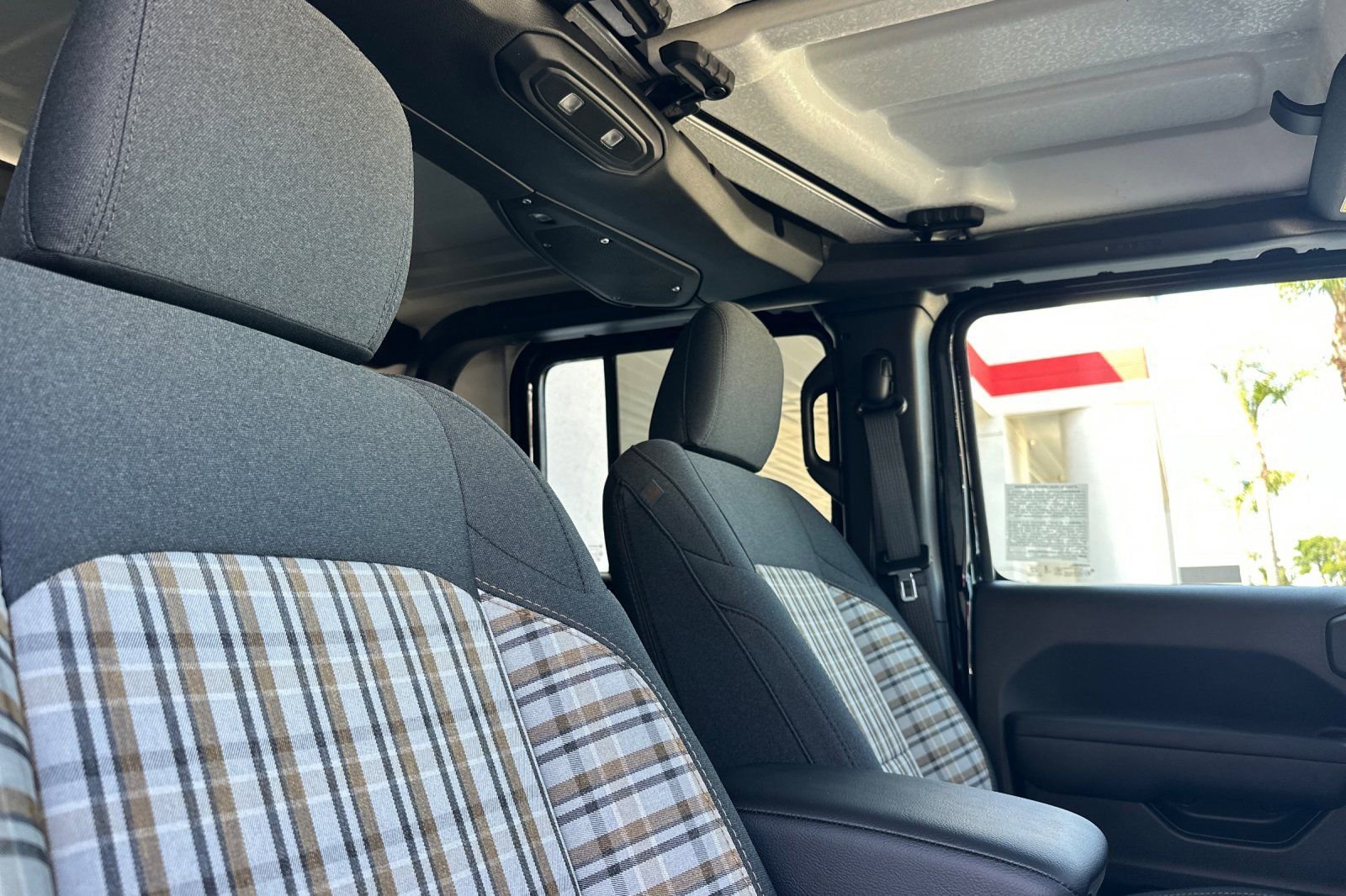 New 2026 Jeep Gladiator Sport AWD/4WD image 17