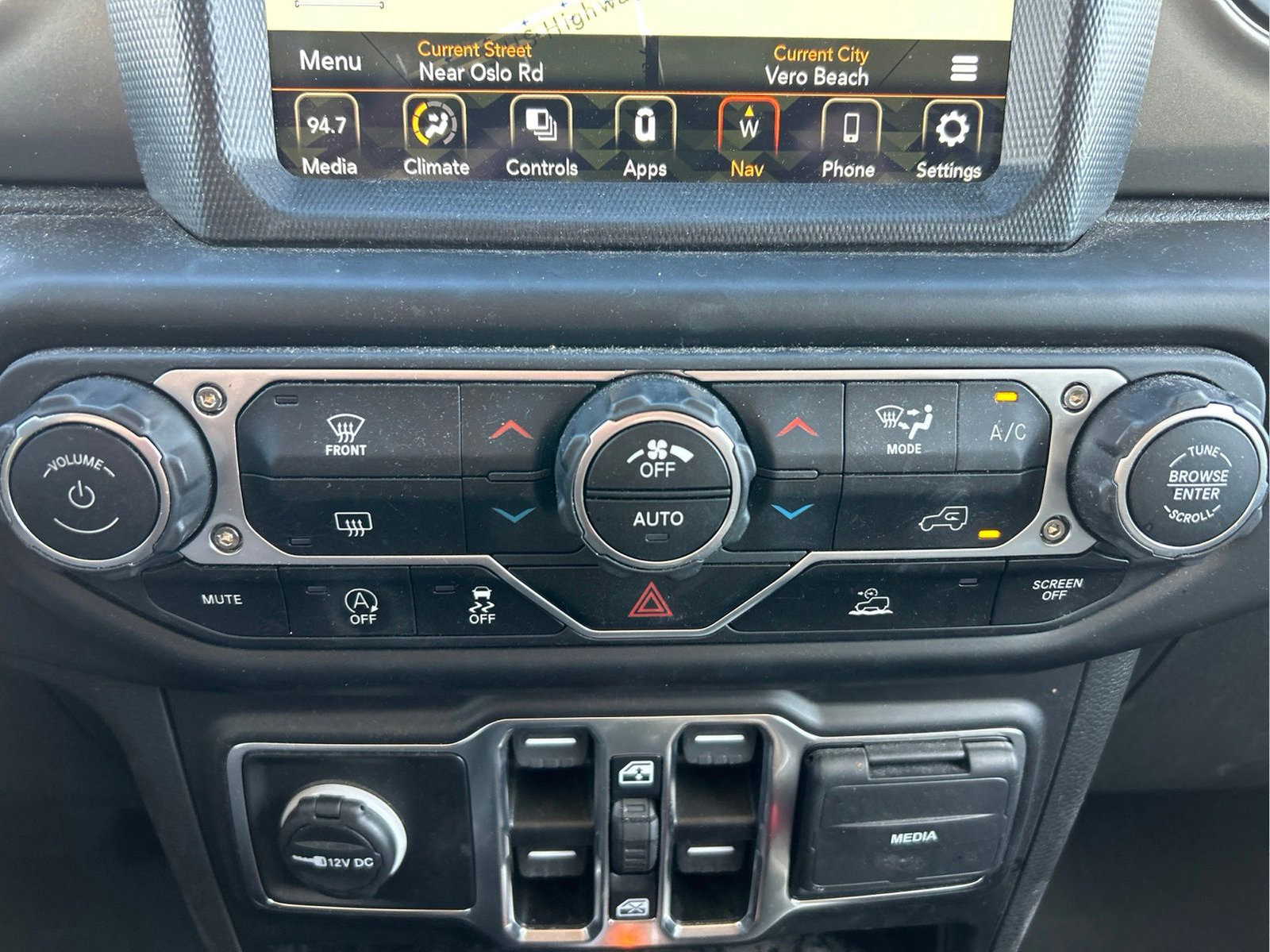 Used 2023 Jeep Wrangler Unlimited Sport AWD/4WD image 30