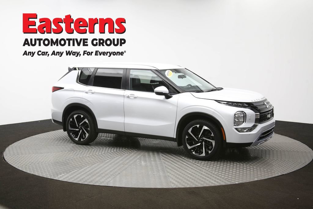 Used 2024 Mitsubishi Outlander SE image 47