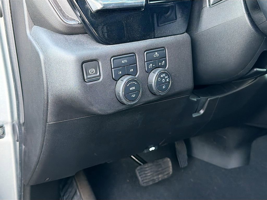 Used 2024 Chevrolet Silverado 1500 RST image 10