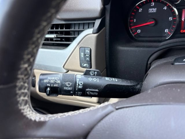 Used 2016 GMC Yukon XL SLT w/ Open Road Package AWD/4WD image 19