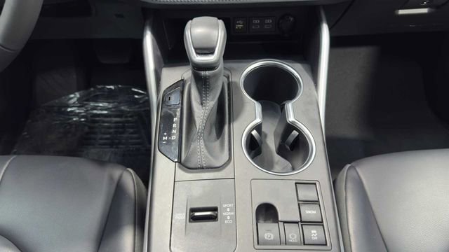 Used 2023 Toyota Highlander XLE FWD image 19