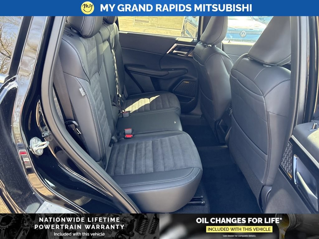 New 2026 Mitsubishi Outlander SE AWD/4WD image 16
