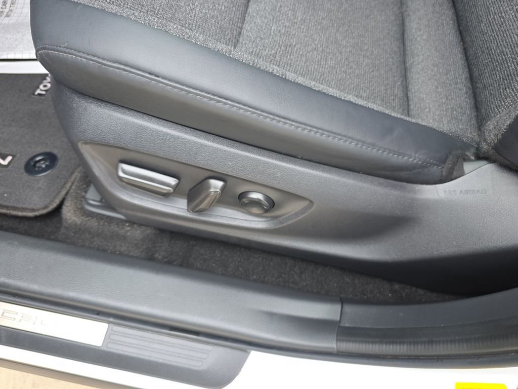 Used 2023 Toyota Crown XLE image 12