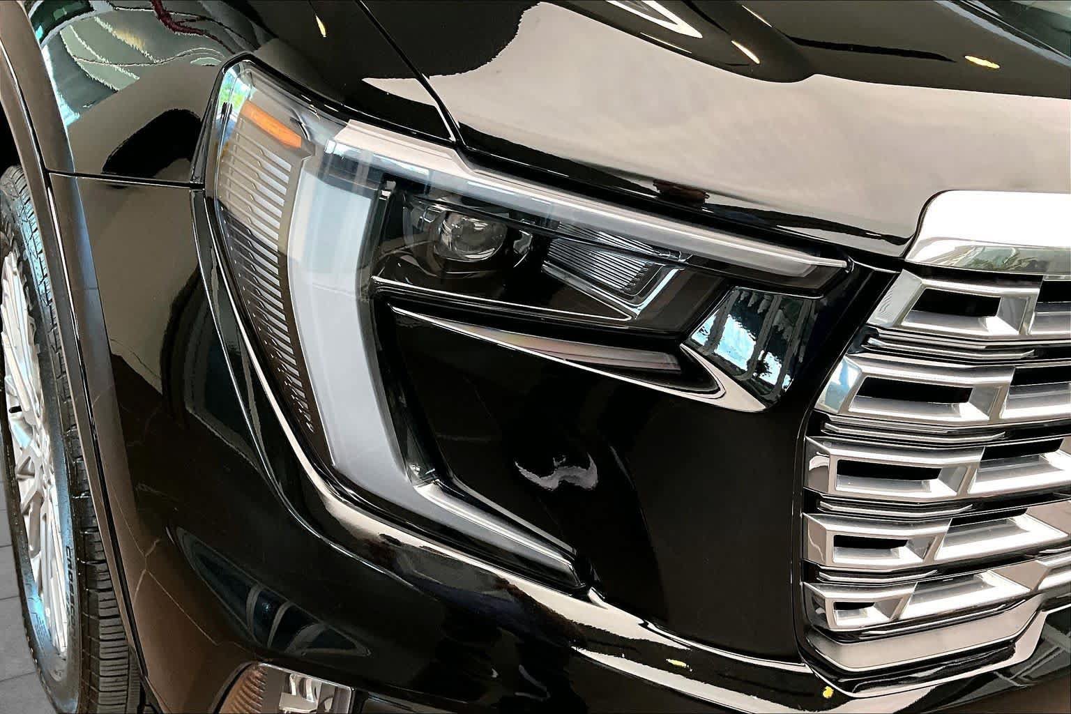 Used 2025 GMC Acadia Denali FWD image 26