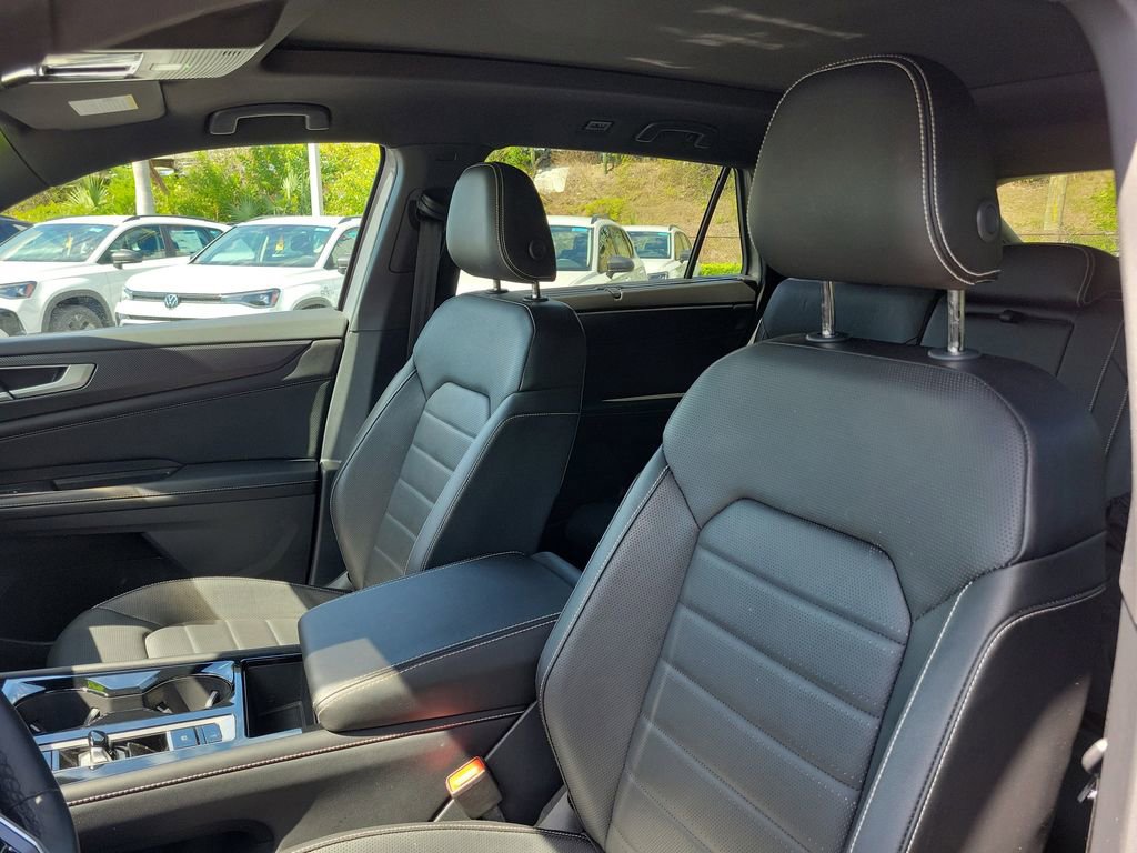 Used 2024 Volkswagen Atlas Cross Sport SEL R-Line AWD/4WD image 22