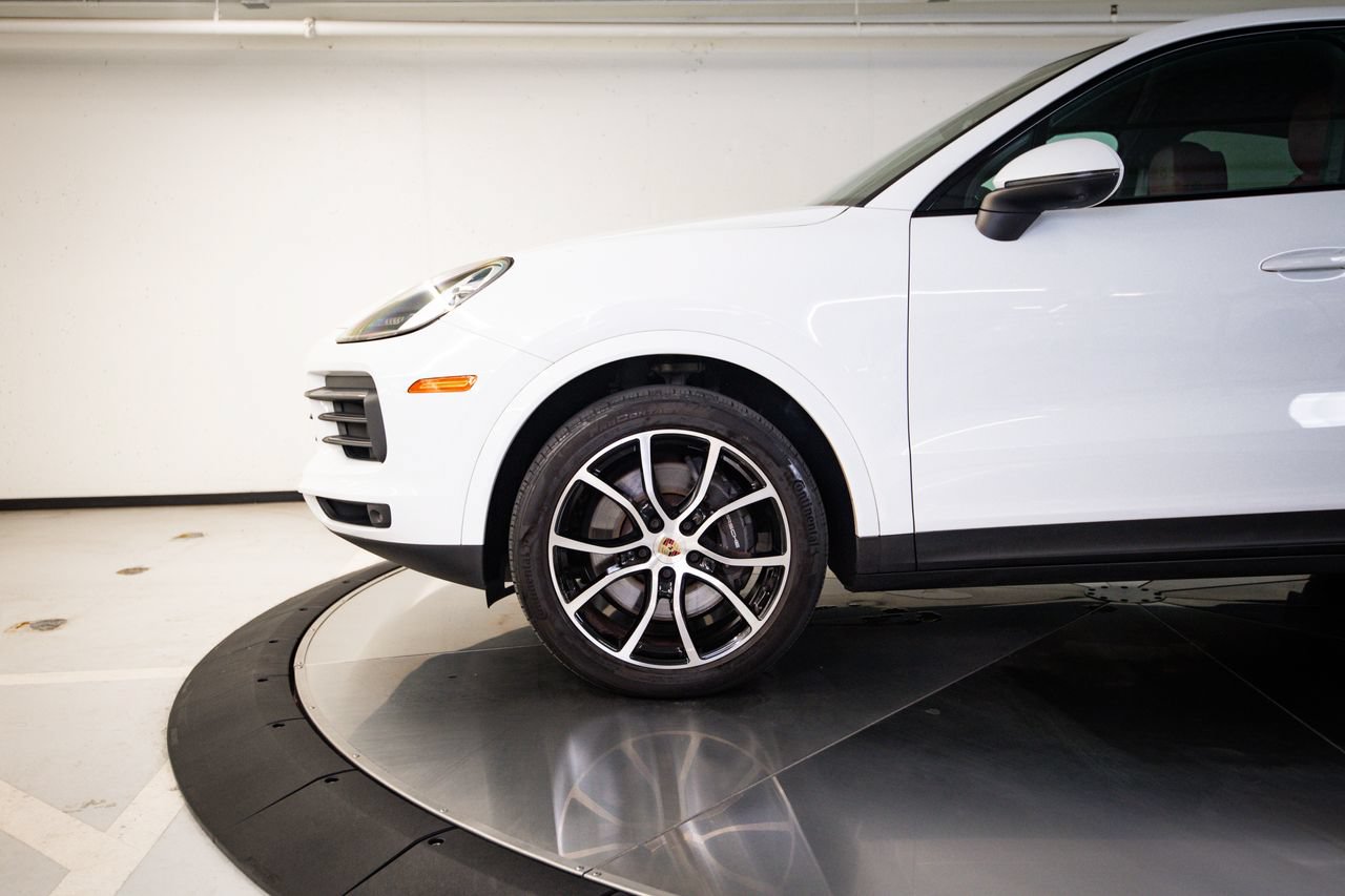 Certified 2023 Porsche Cayenne Platinum Edition AWD/4WD image 11