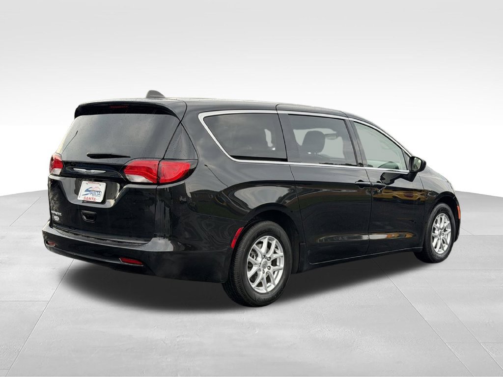 Used 2024 Chrysler Voyager LX FWD image 18