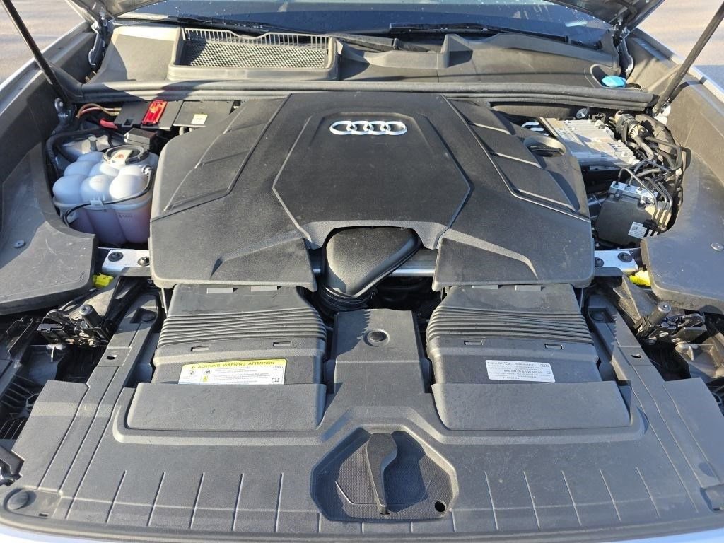 Used 2020 Audi Q8 Premium Plus w/ Premium Plus Package image 16