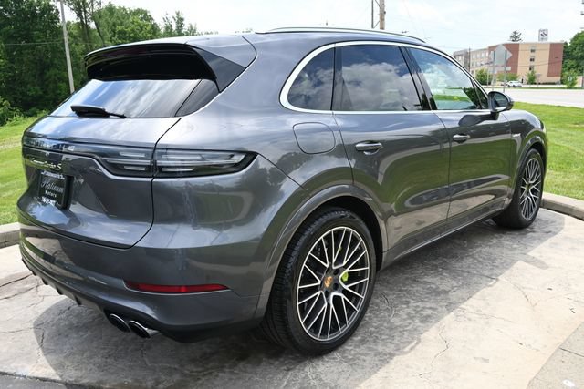 Used 2021 Porsche Cayenne Turbo S AWD/4WD image 5