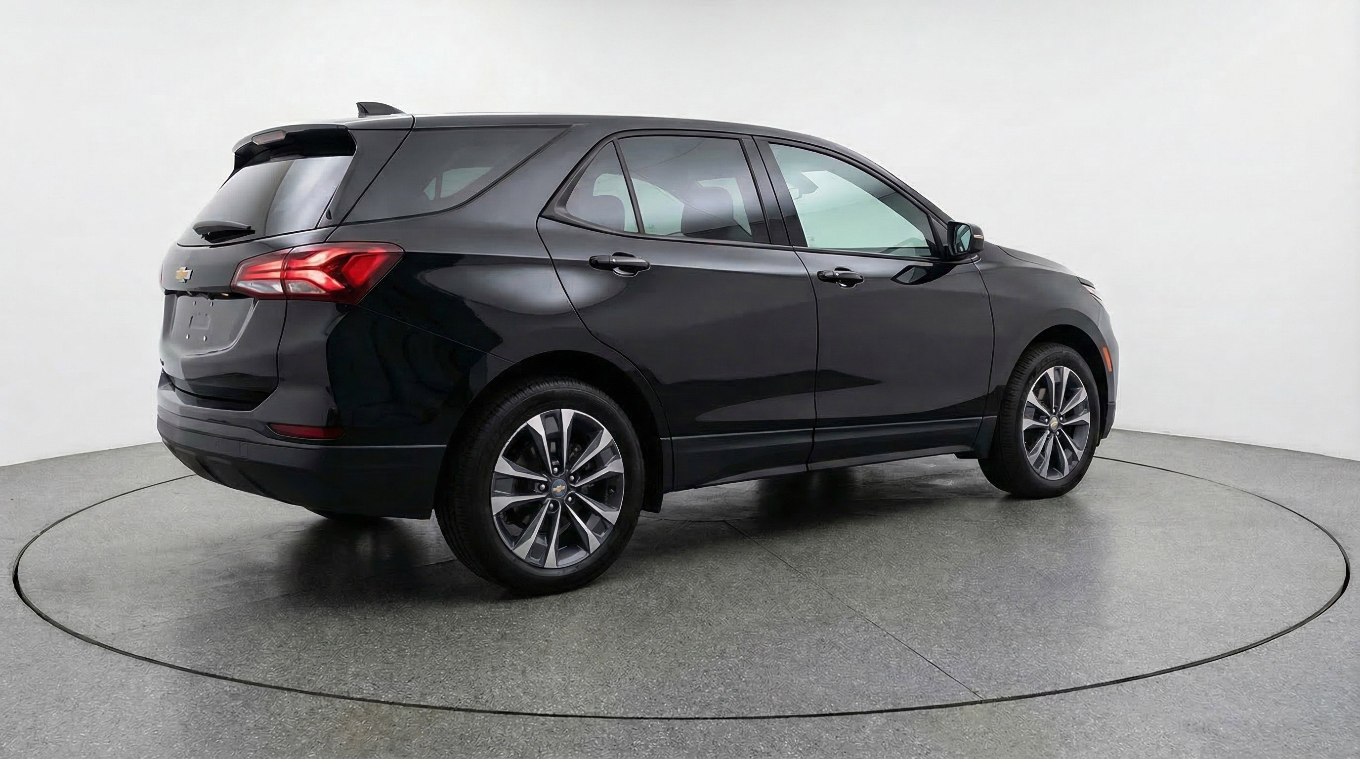 Used 2025 Chevrolet Equinox LT FWD image 9