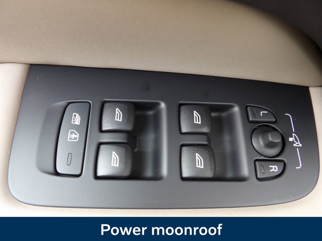 New 2026 Volvo XC60 T8 Core w/ Protection Package Premier image 10