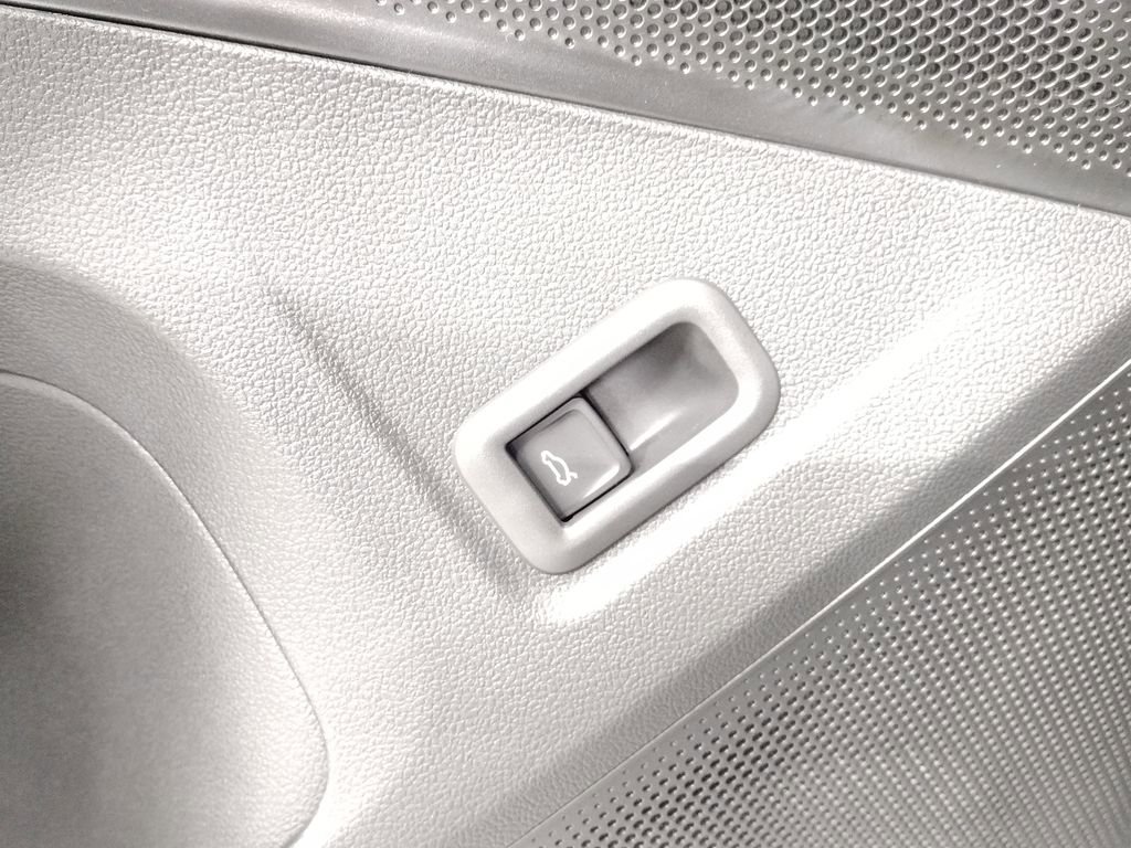 New 2026 Volkswagen Tiguan SE image 21