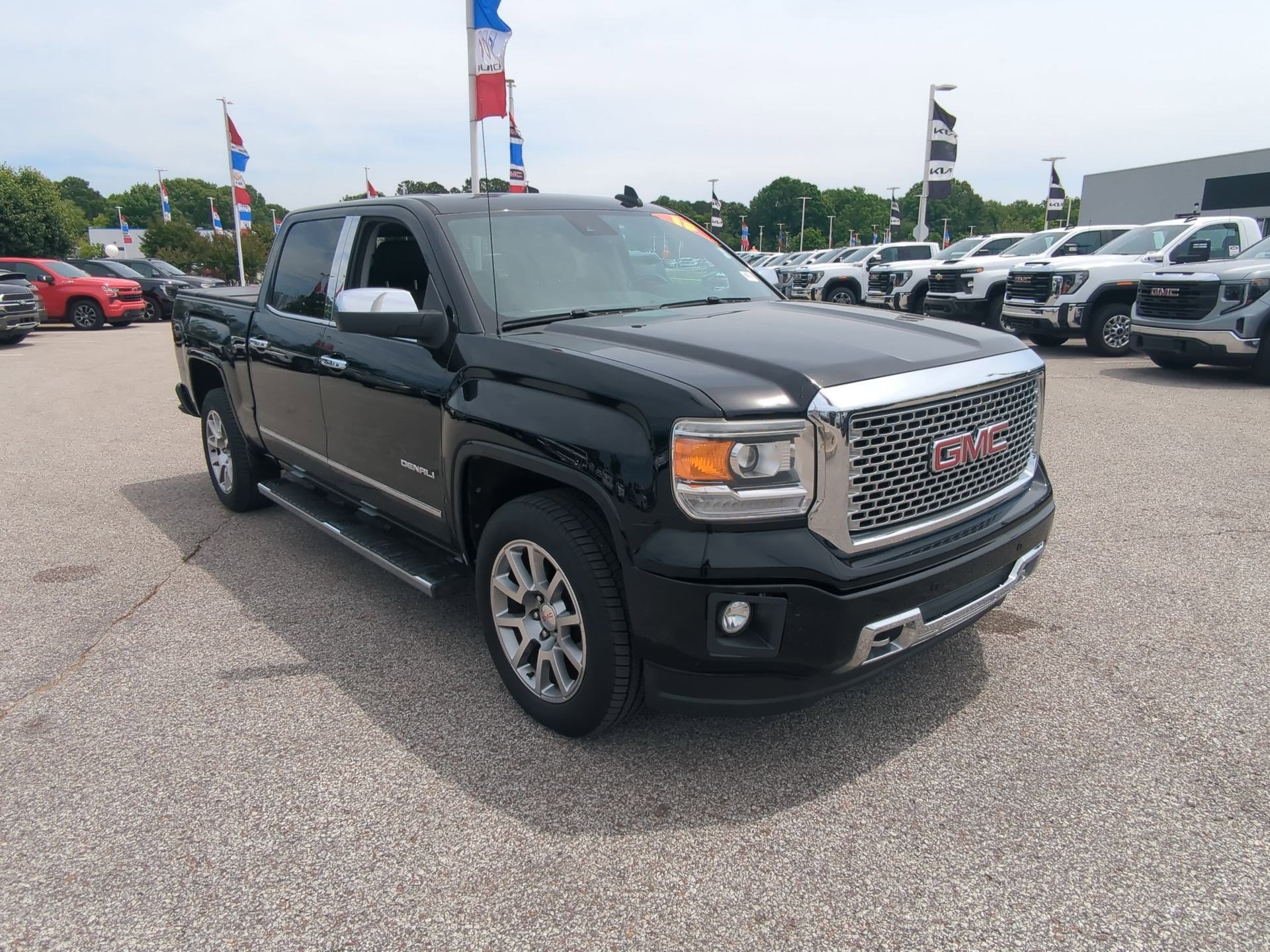 Used 2015 GMC Sierra 1500 Denali w/ Driver Alert Package AWD/4WD image 2