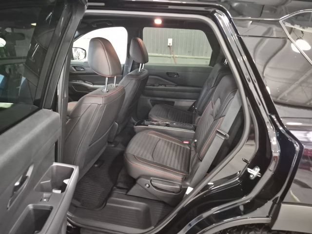 New 2026 Nissan Pathfinder Rock Creek w/ Rock Creek Premium Package AWD/4WD image 13