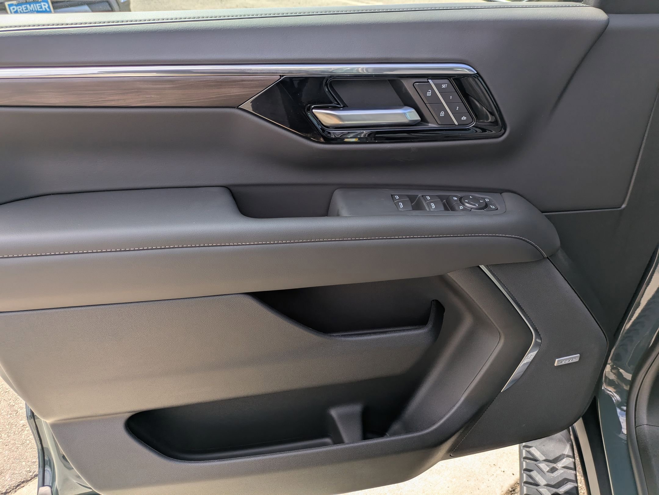 New 2026 Chevrolet Suburban Z71 image 25