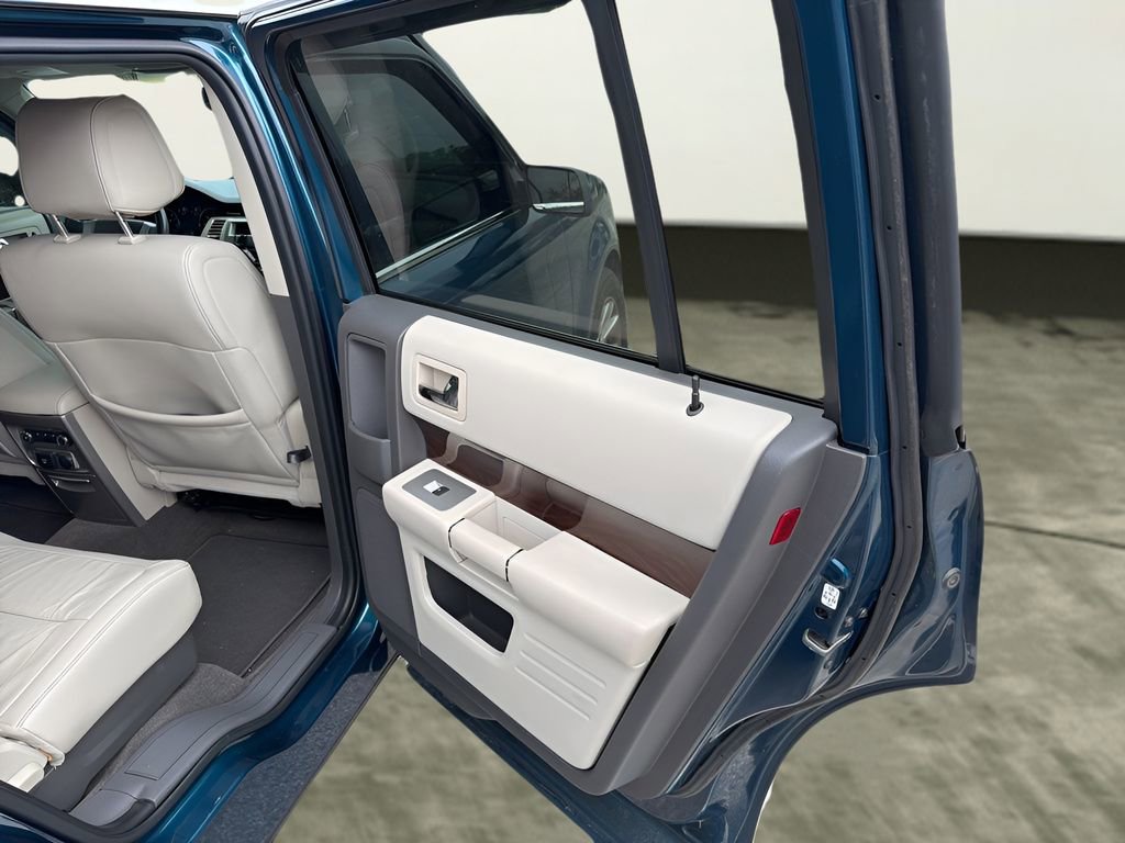 Used 2011 Ford Flex SEL w/ Rapid Spec Order Code image 11
