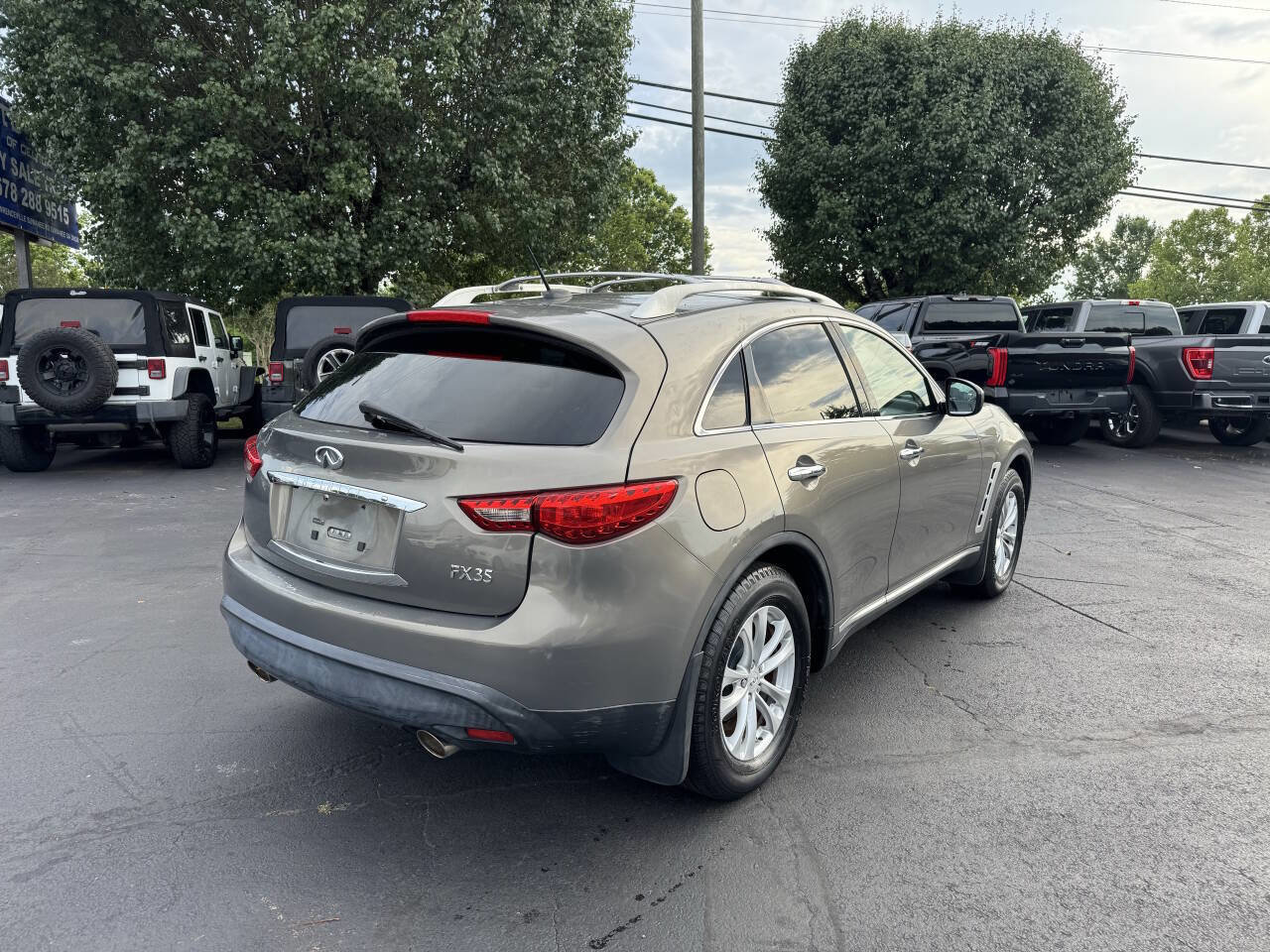 Used 2010 INFINITI FX35 AWD w/ Premium Pkg image 5