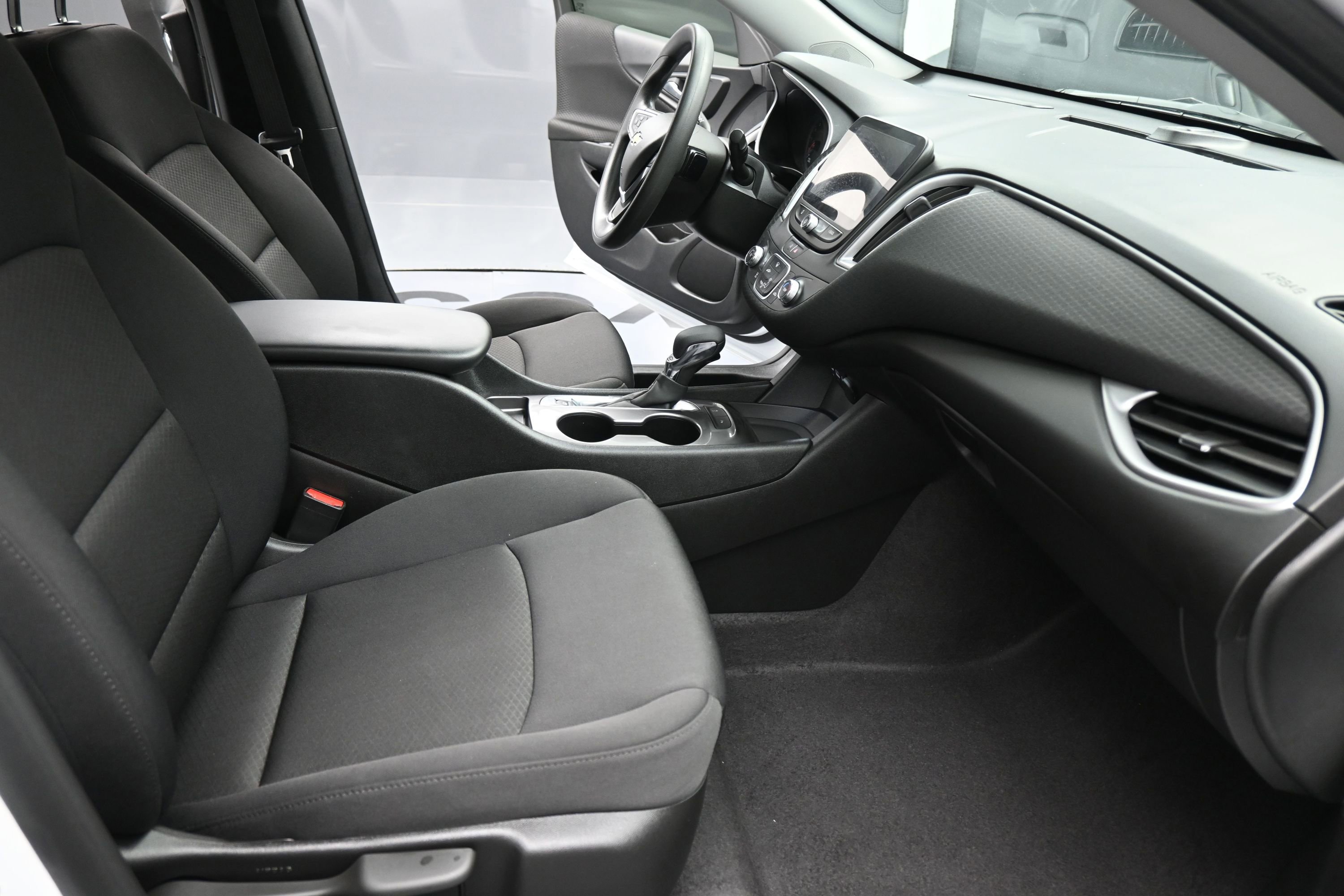 Used 2024 Chevrolet Malibu LS FWD image 18