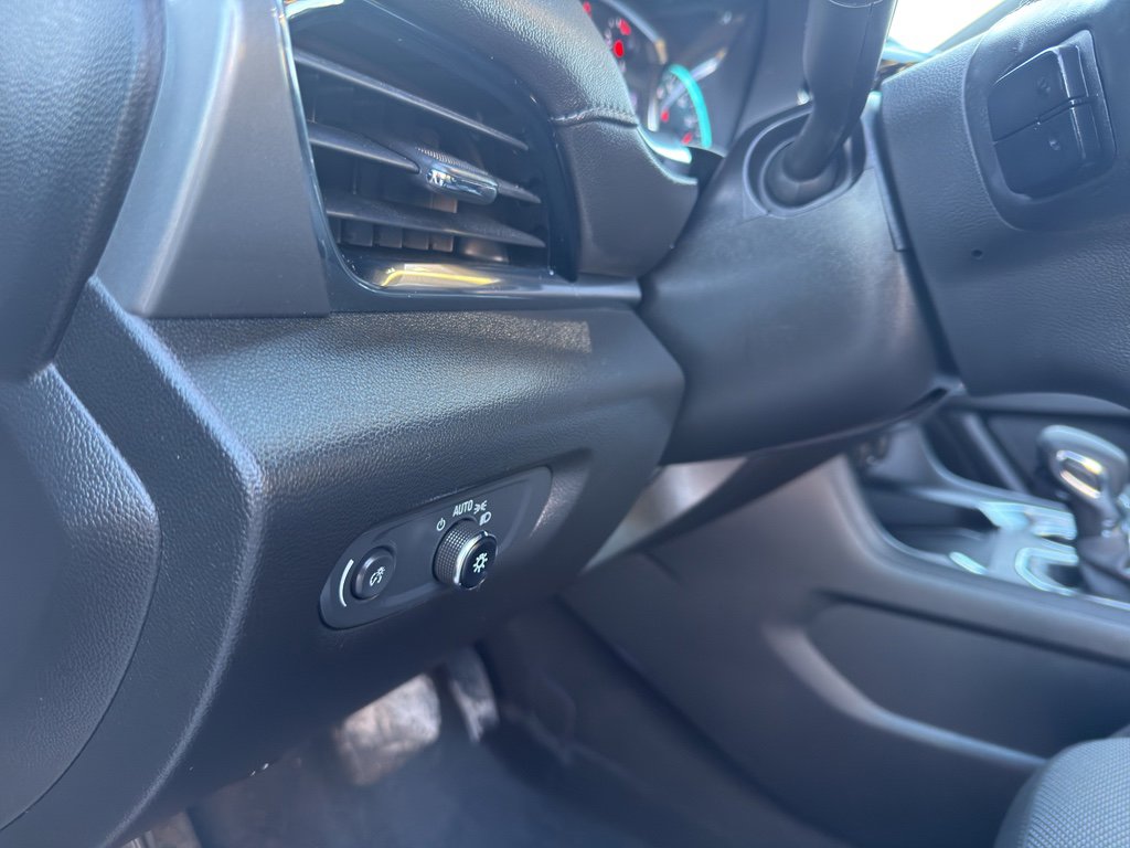 Used 2023 Chevrolet Traverse LT w/ Midnight/Sport Edition image 15