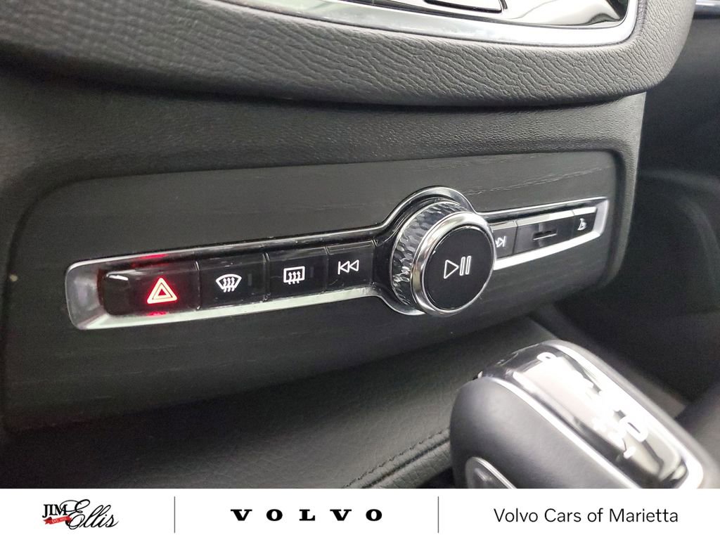 Used 2020 Volvo XC90 T6 Momentum w/ Protection Package Premier AWD/4WD image 31