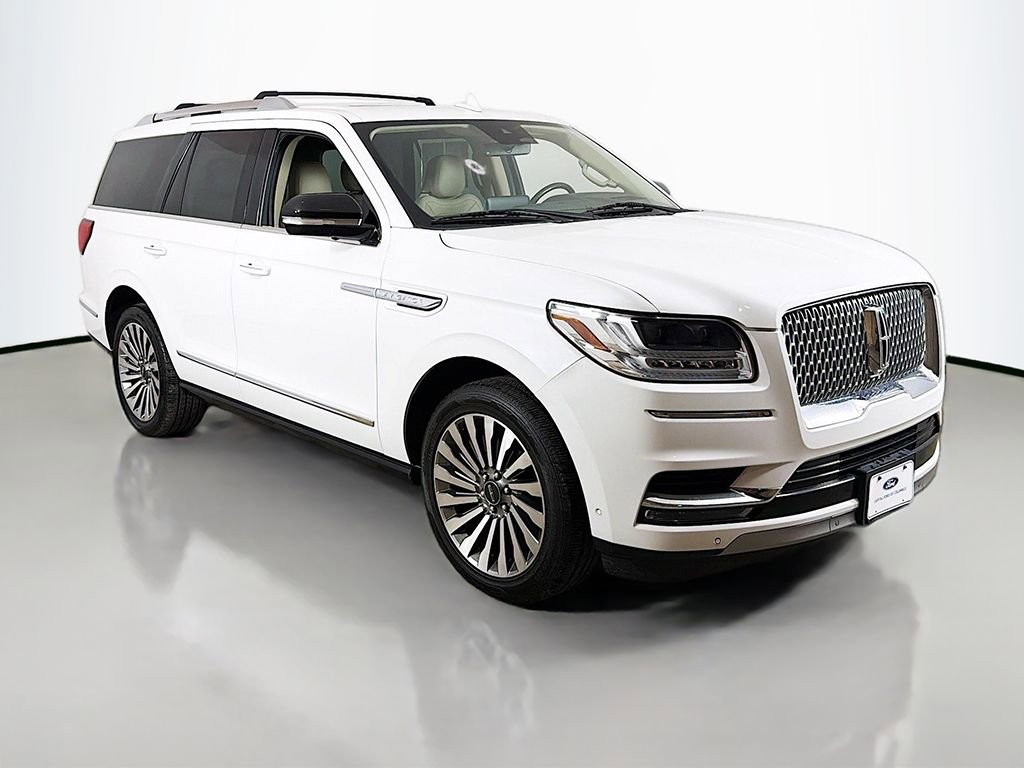 Used 2021 Lincoln Navigator Reserve w/ Luxury Package image 2