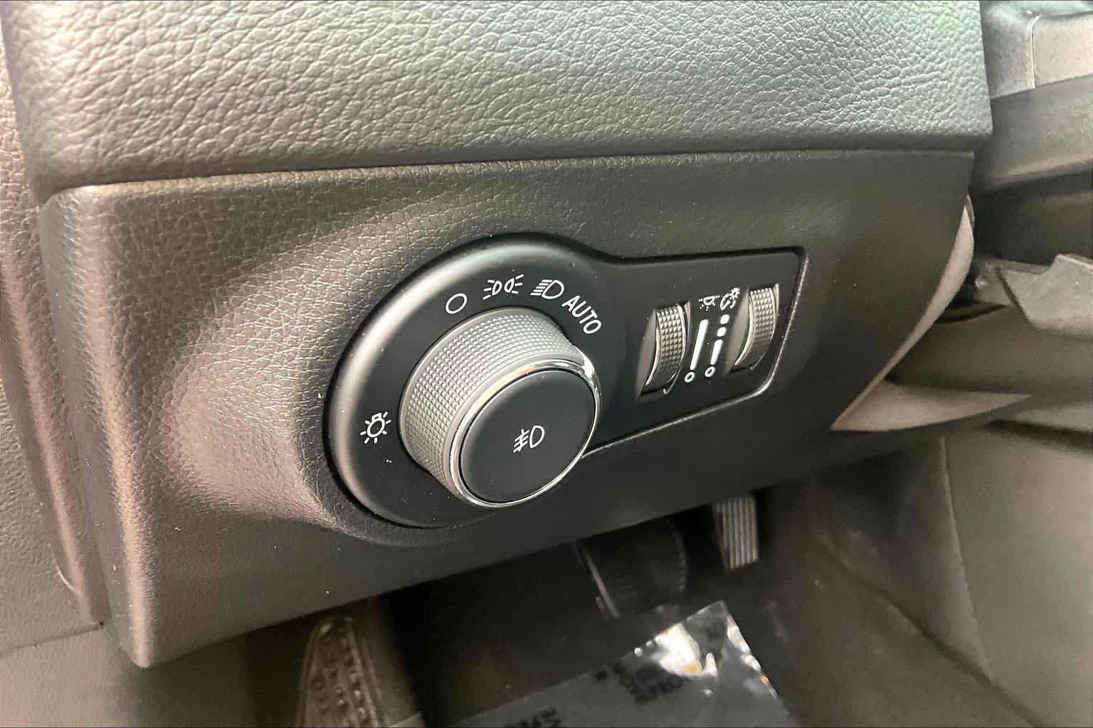 Used 2021 Jeep Compass Trailhawk AWD/4WD image 32
