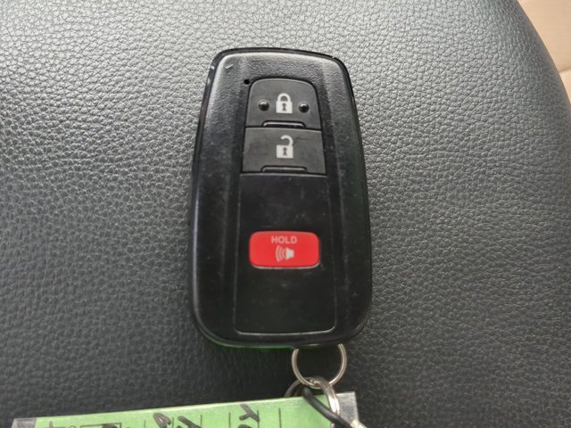 Used 2021 Toyota RAV4 XLE image 27