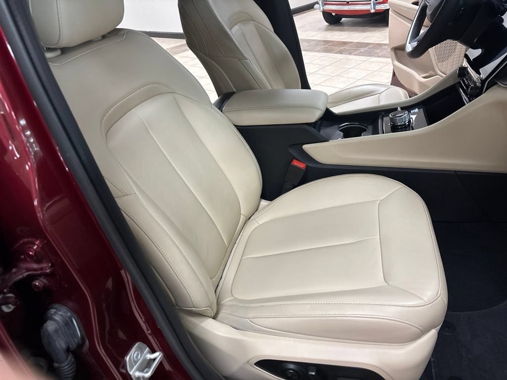 Used 2023 Jeep Grand Cherokee L Limited AWD/4WD image 39