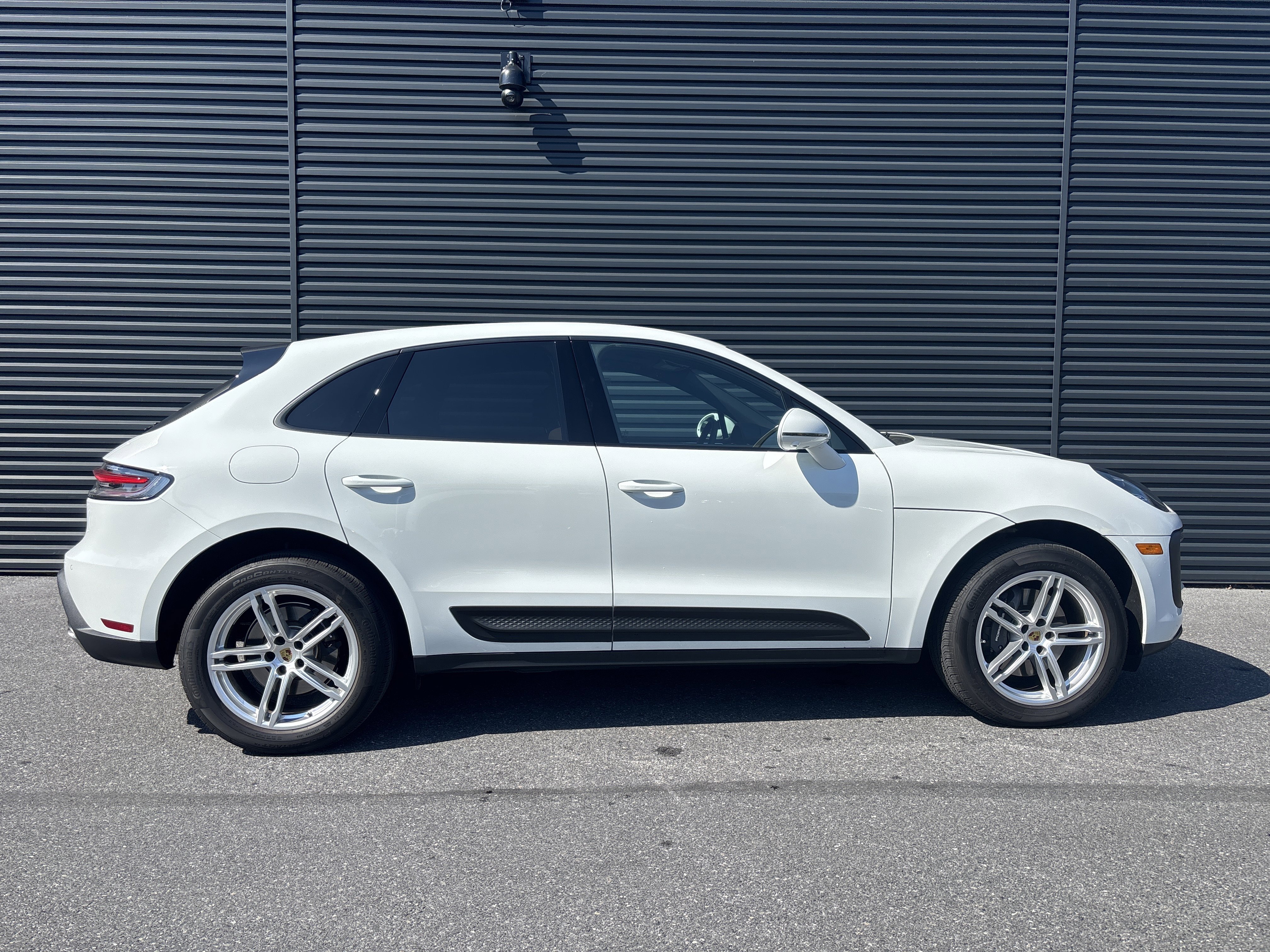 Used 2025 Porsche Macan image 6