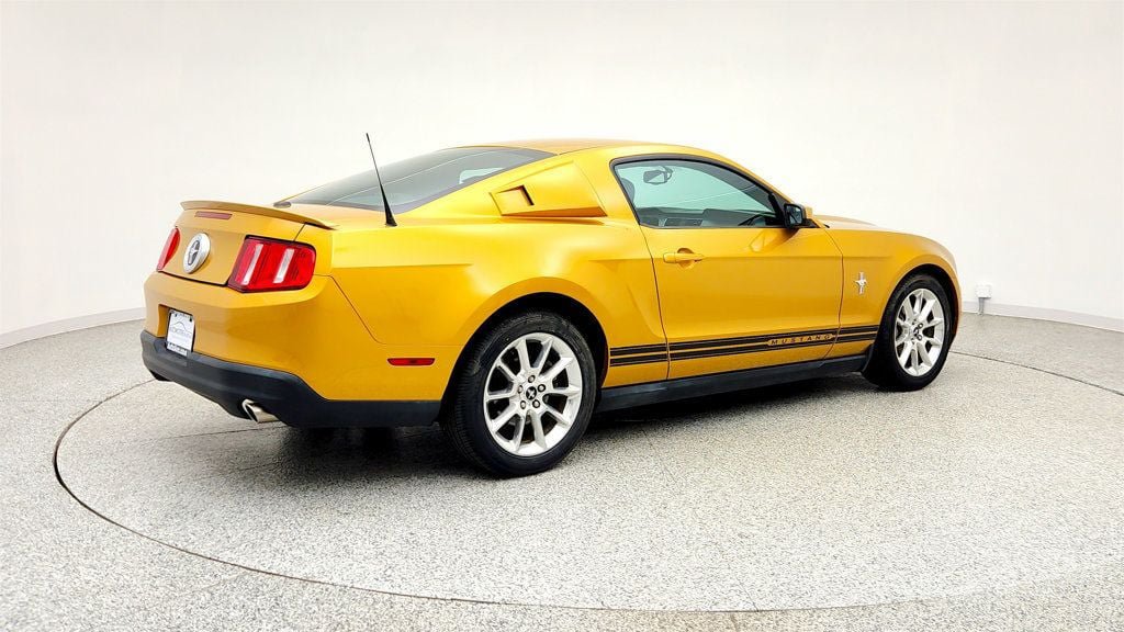 Used 2010 Ford Mustang Coupe RWD image 5