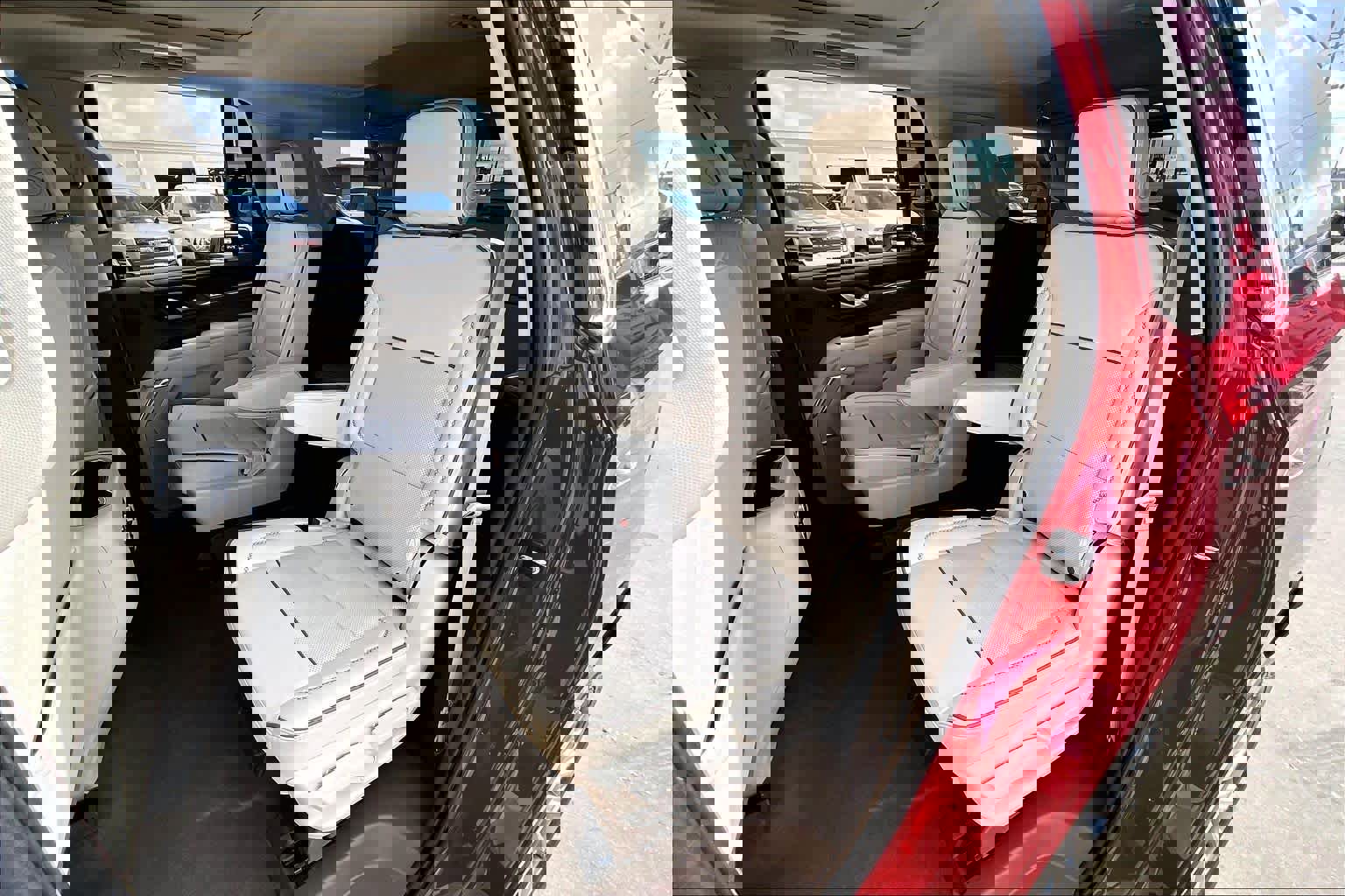 Used 2022 GMC Yukon Denali w/ Denali Premium Package image 21