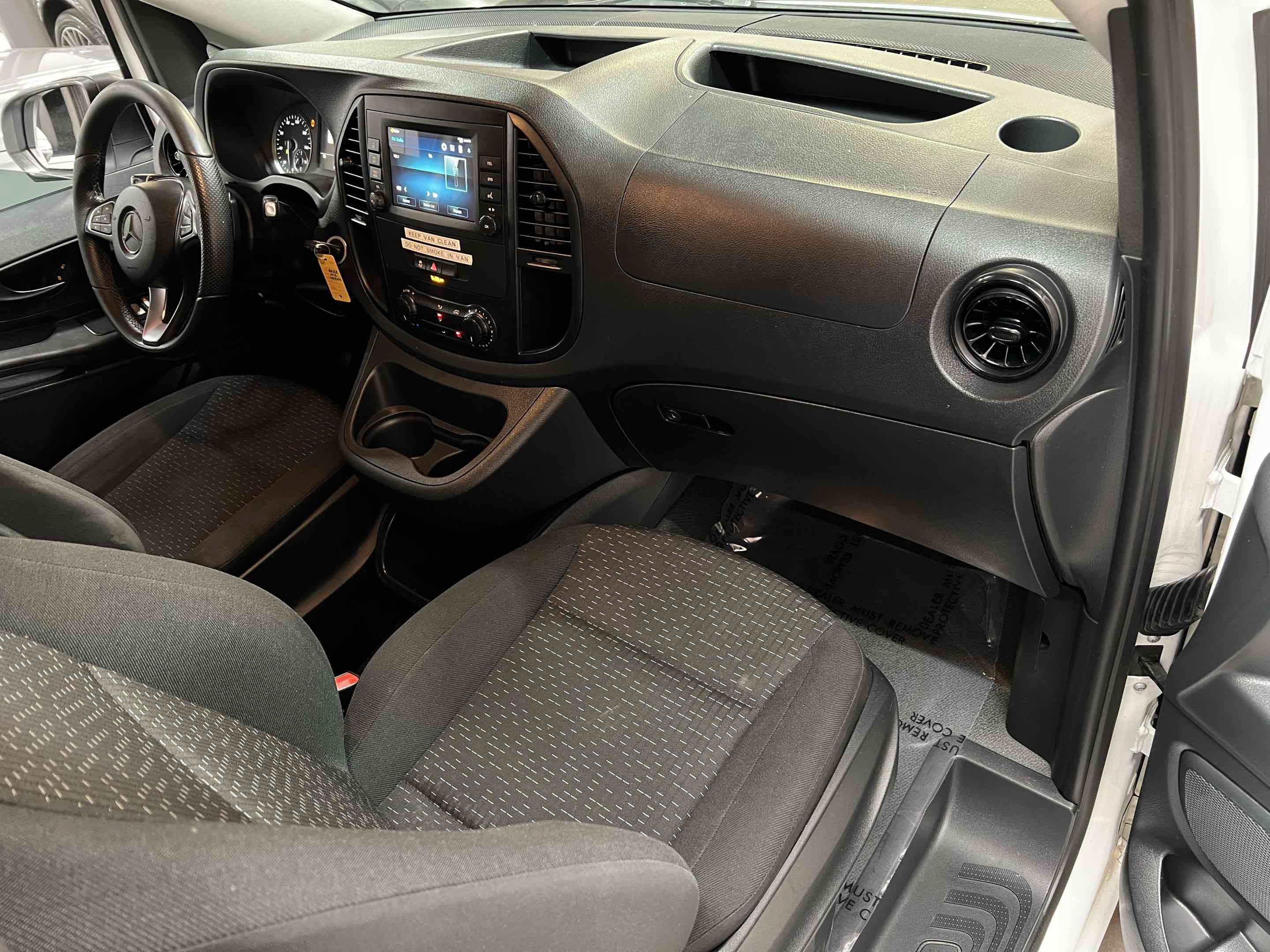 Used 2022 Mercedes-Benz Metris image 4