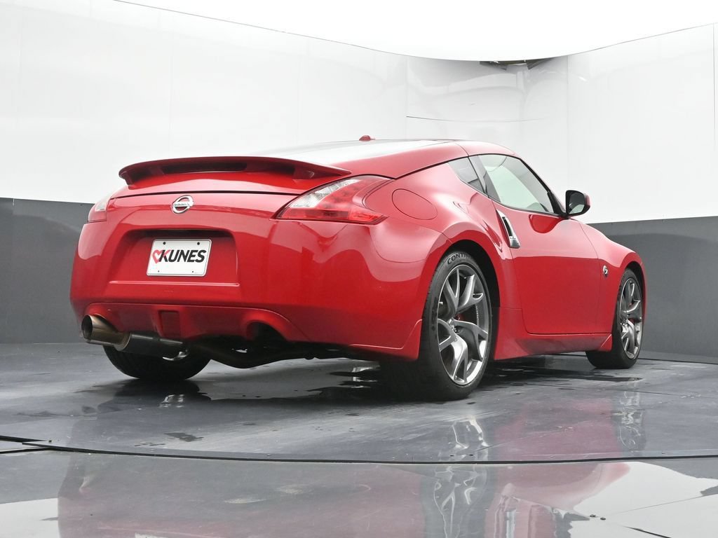 Used 2016 Nissan 370Z Coupe RWD image 34