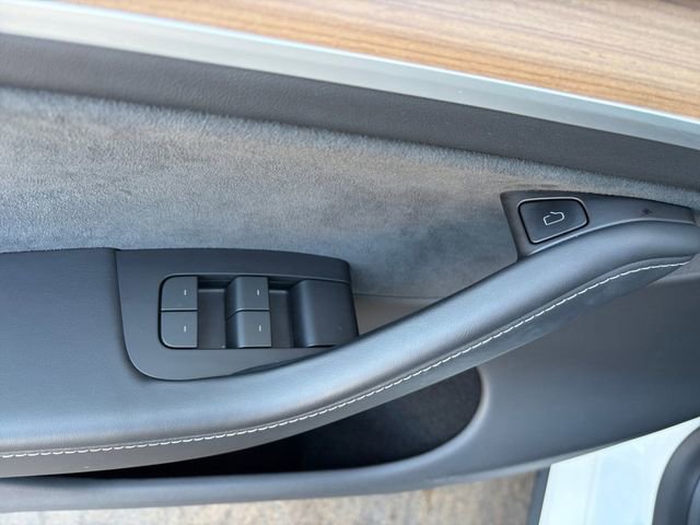 Used 2024 Tesla Model Y Long Range image 4
