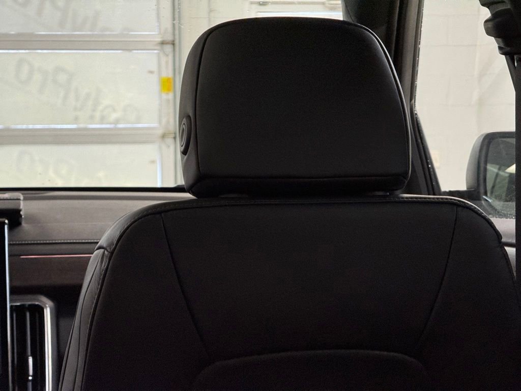 New 2026 GMC Acadia Denali Ultimate w/ LPO, Floor Liner Package image 26