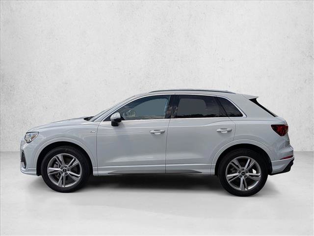 Certified 2024 Audi Q3 2.0T Premium w/ Convenience Package AWD/4WD image 9