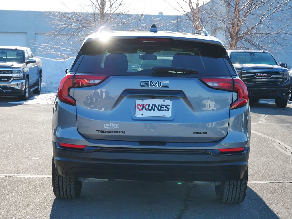 Used 2020 GMC Terrain SLE w/ Driver Convenience Package AWD/4WD image 9
